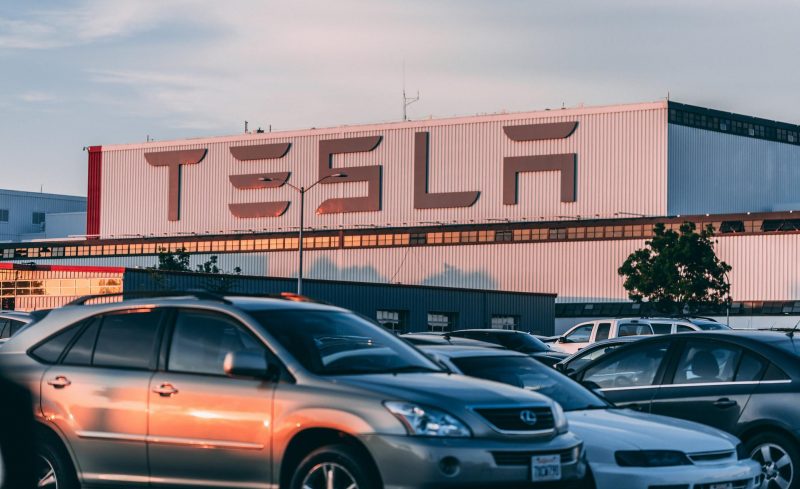 India Considers Tax Cut Policy to Attract Tesla and Boost Electric Vehicle Manufacturing