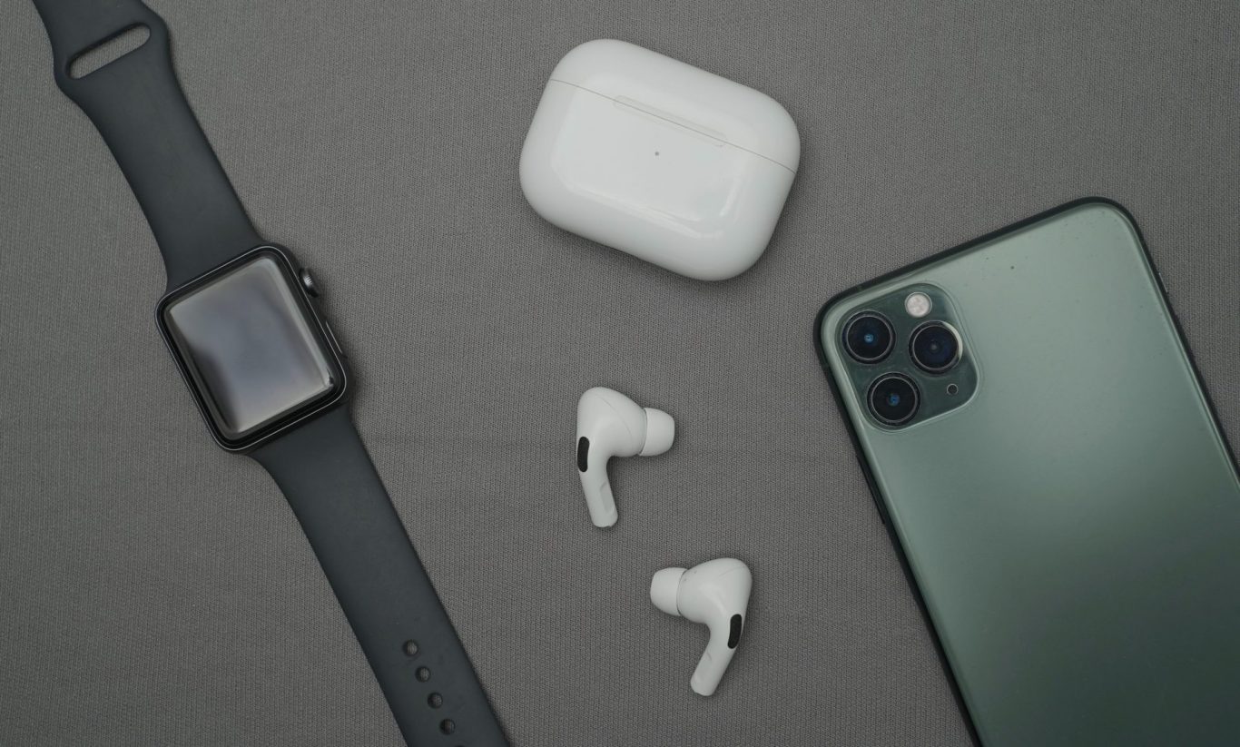 Apple's 2024 Focus: Wearable Devices, Upgrades to AirPods, Apple Watch, and Vision Pro