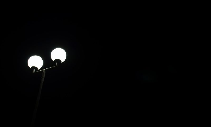 Artificial Light May Affects Flying Insects' Positioning and Behavior