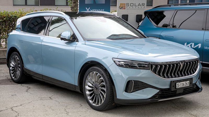 Dongfeng's Luxury EV Brand Voyah Debuts in Italy, Explores Domestic Production