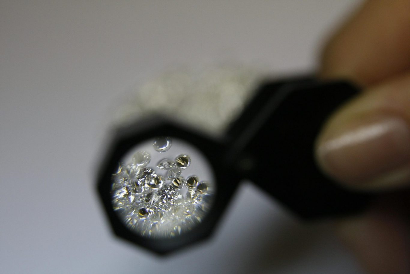 Scientists Create Nanodiamonds with Electron Beams