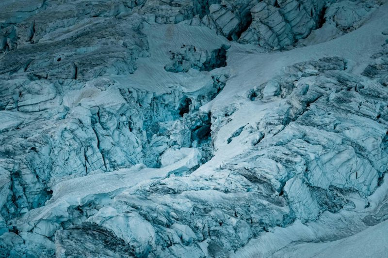 Unveiling Earth's Ancient Atmosphere: Scientists Extract 3-Billion-Year-Old Gas Samples