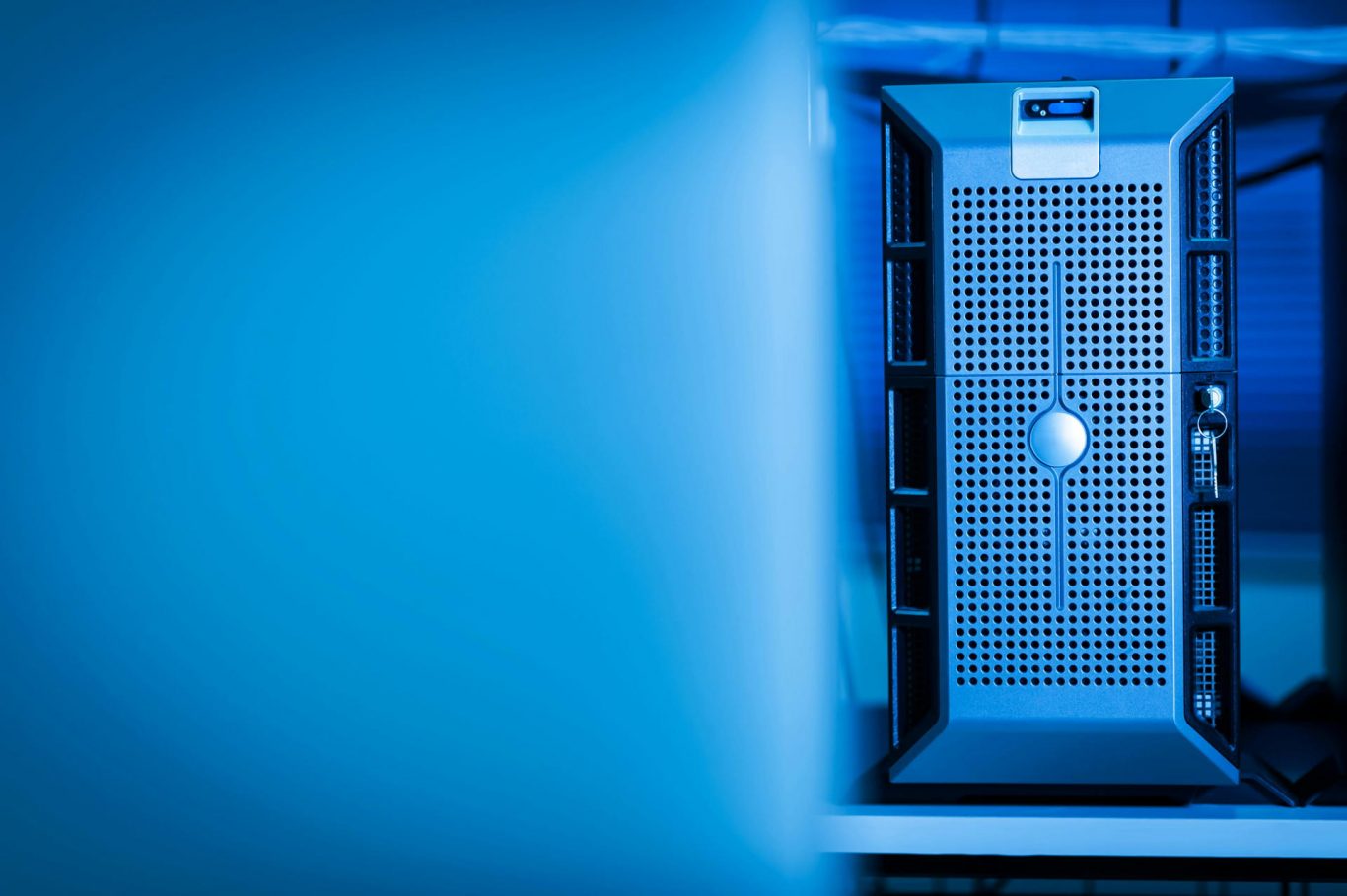 New Molecular Magnet Sets Record for High-Density Data Storage at Elevated Cryogenic Temperatures