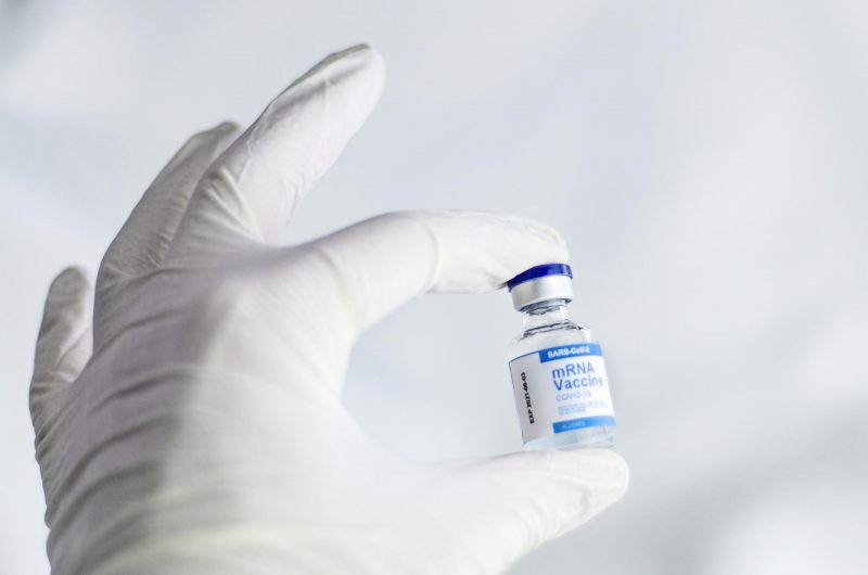 U.S. Halt of mRNA Contracts Raises Concerns Over Biotech Leadership