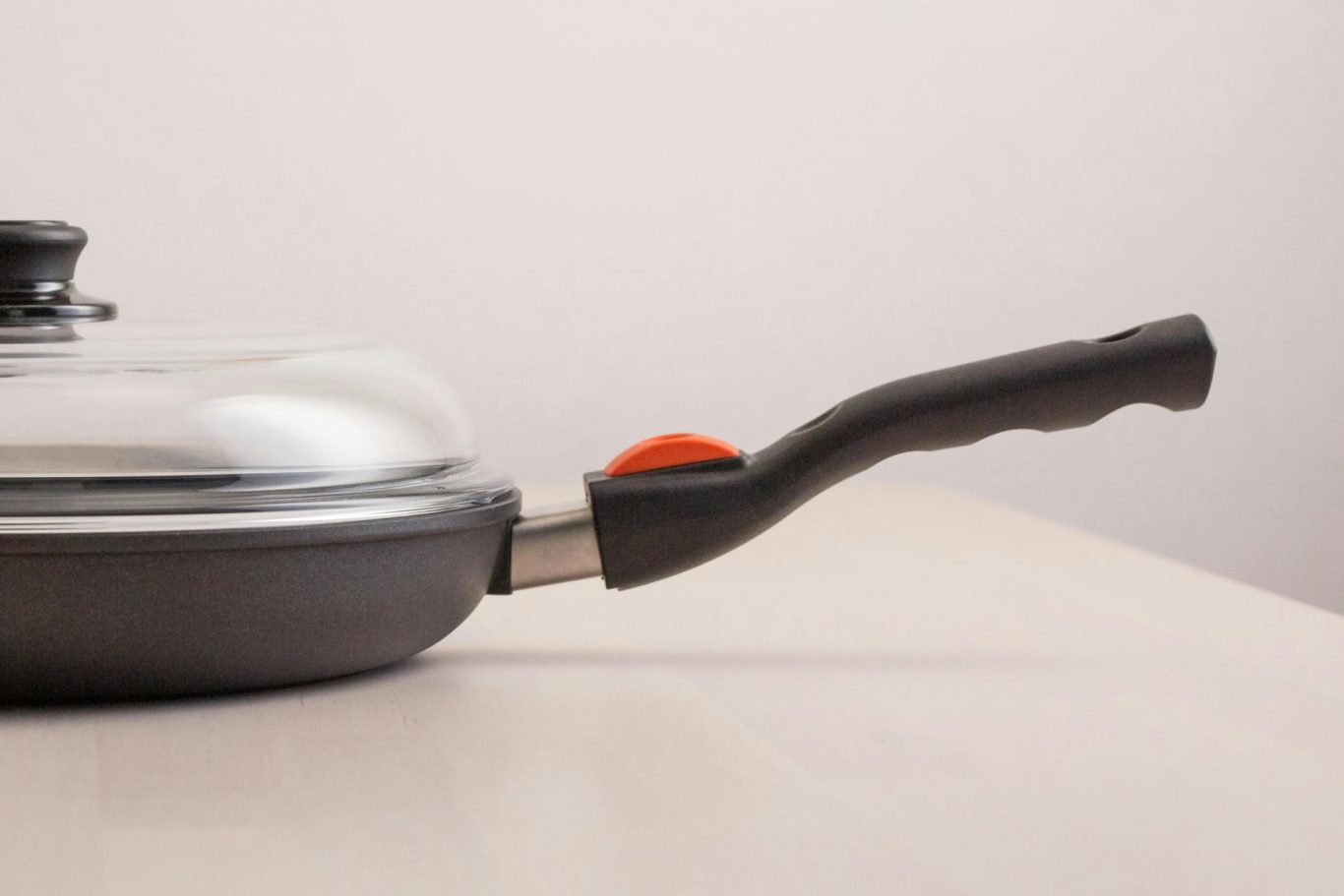 Toronto Researchers Develop Low-PFAS Nonstick Coating with Comparable Performance